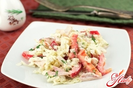 смачний салат з кальмарів з сиром