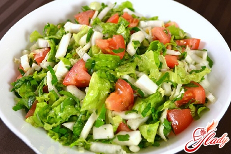 cabbage salad with tomatoes