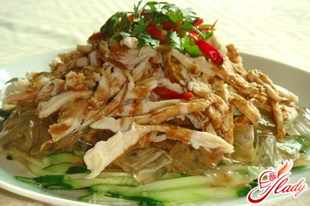 salad with chicken and cucumber
