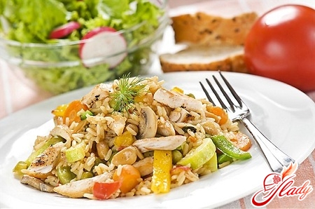 salad with champignons and chicken