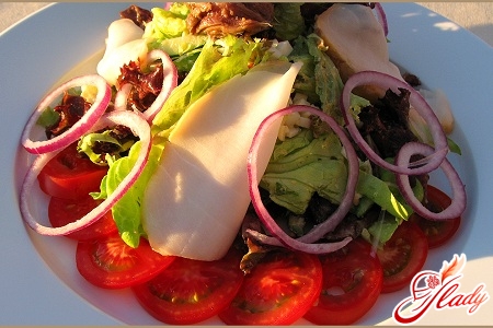 tuna salad with tomatoes