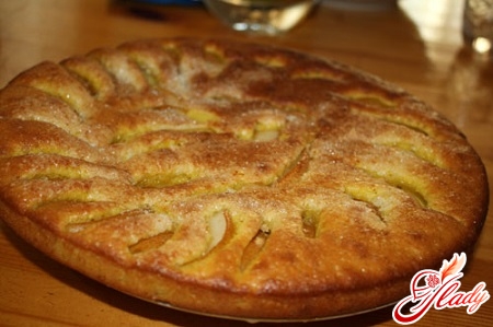 смачний пиріг з яблуками