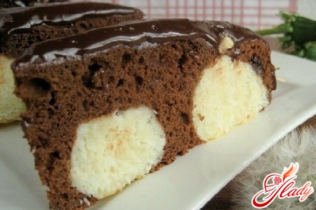 cake with curd balls
