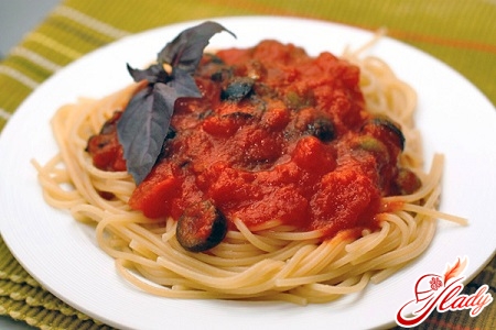 spaghetti with Italian sauce