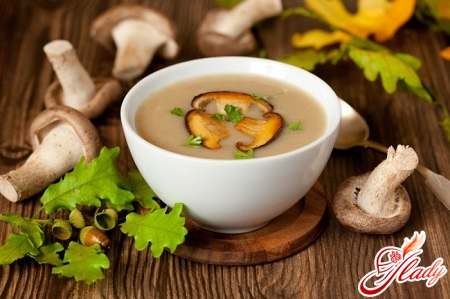 смачний грибний суп - пюре
