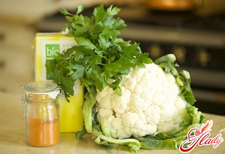 Ingredients for simple soup with cauliflower