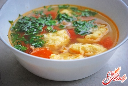 томатний суп з галушками