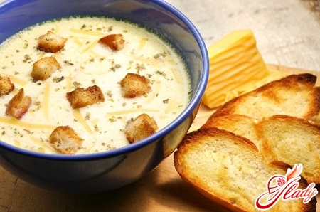 cheese soup with croutons