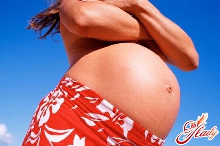 en solbrun ved en graviditet