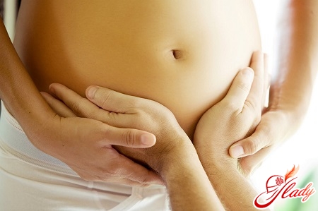 mrazené tehotenstvo v druhom trimestri spôsobuje