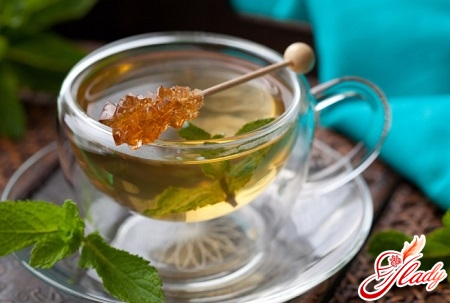 green tea lowers or increases pressure